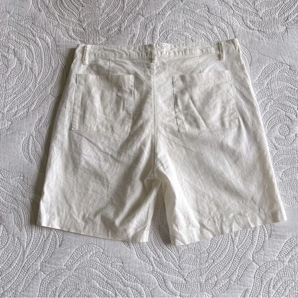 Onia White Flat Front Men’s Shorts